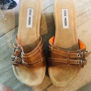 New Steve Madden wedge small sandals size 7